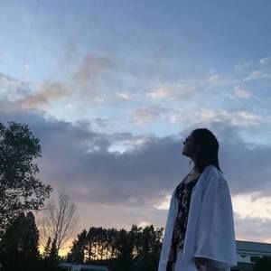 Meet your Posher, Kira